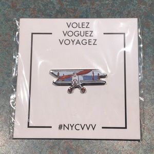 LOUIS VUITTON x Pintrill Airplane Pin